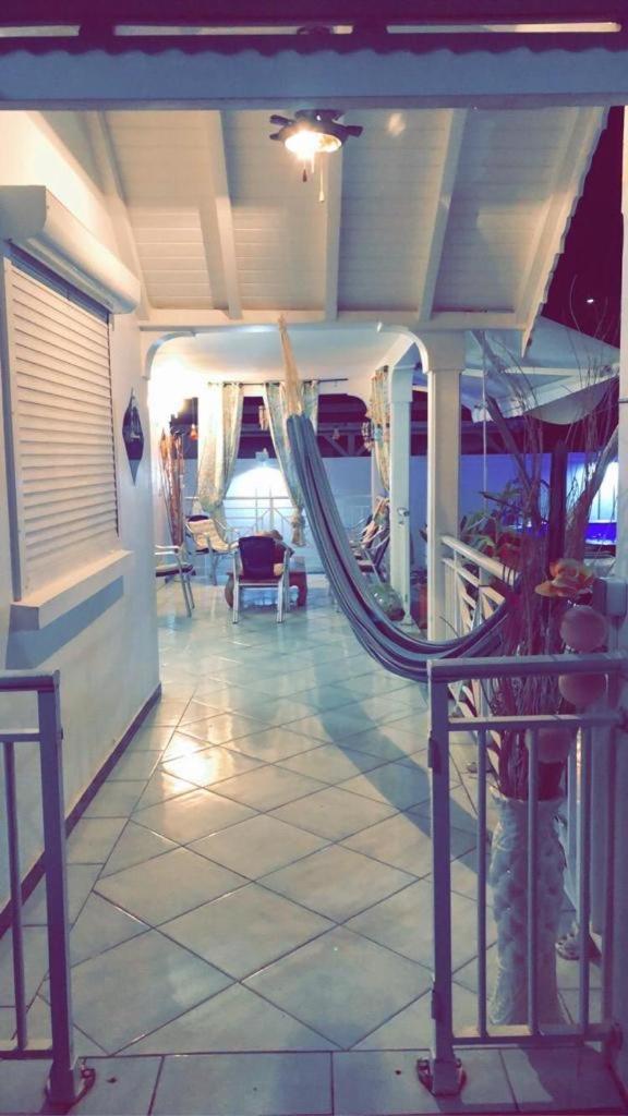 Le Sable Bleu - Evasion Tropicale A Sainte-Anne - Plage 5Min - Piscine - Parking - Logement Climatise - Vue Sur Les Palmiers - Parfait Pour Sejours En Famille Ou Entre Amis Zewnętrze zdjęcie